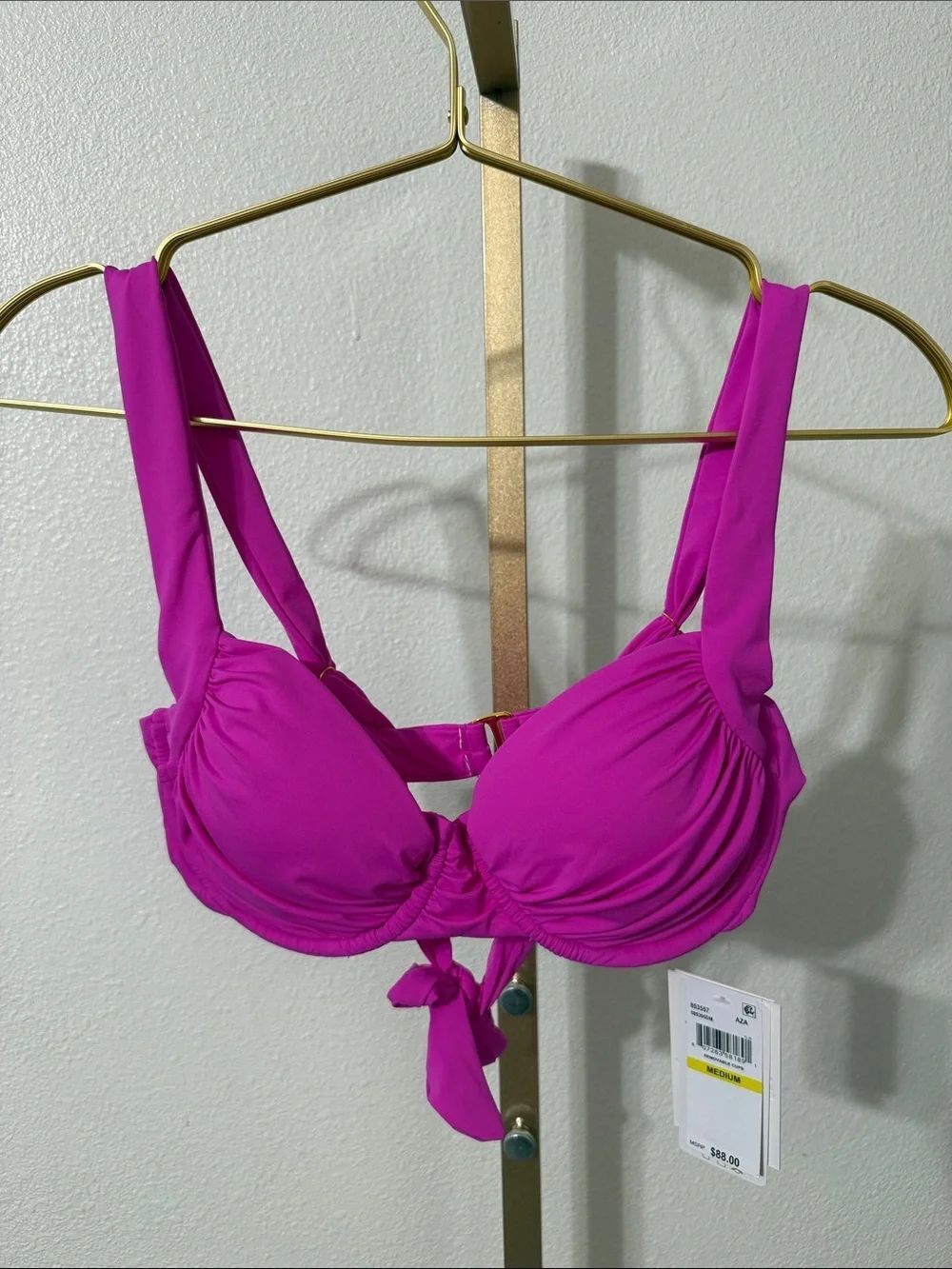 BECCA- Women’s Magenta multi wear bikini Top- Medium- NWT
